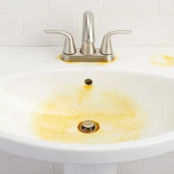 iron-staining-on-fixtures